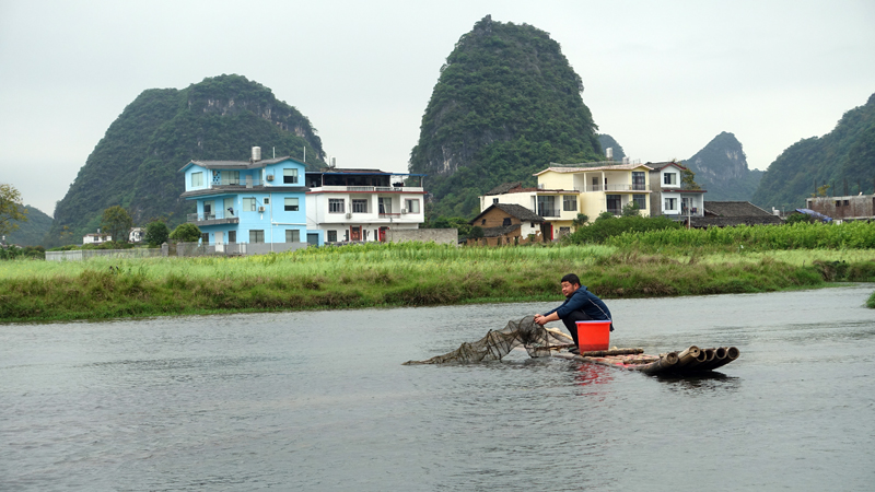 2017-04-10_105621 china-2017.jpg - Yangshuo - Bambusflofahrt Yulong-Fluss